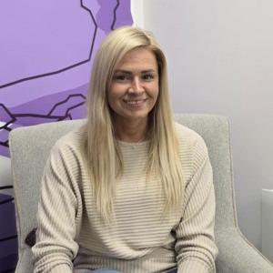 Cath Davies, Trivallis